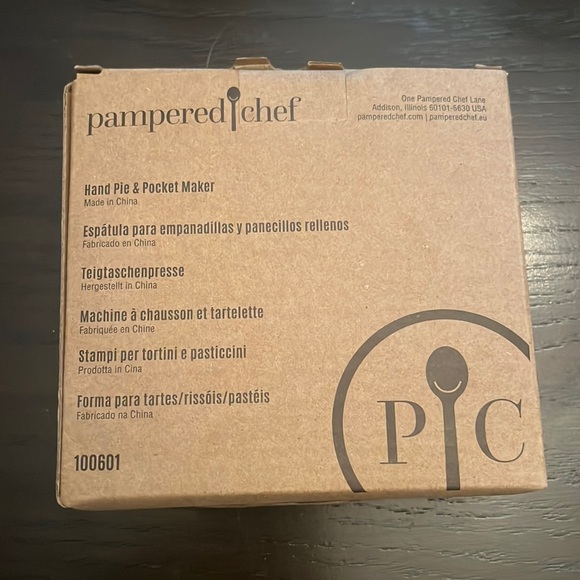 NWT! Pampered chef hand pie & pocket maker - Picture 1 of 2